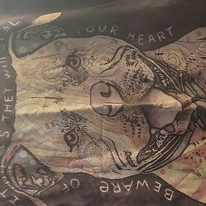 The Mountain Pitbull kids tshirt size XL.